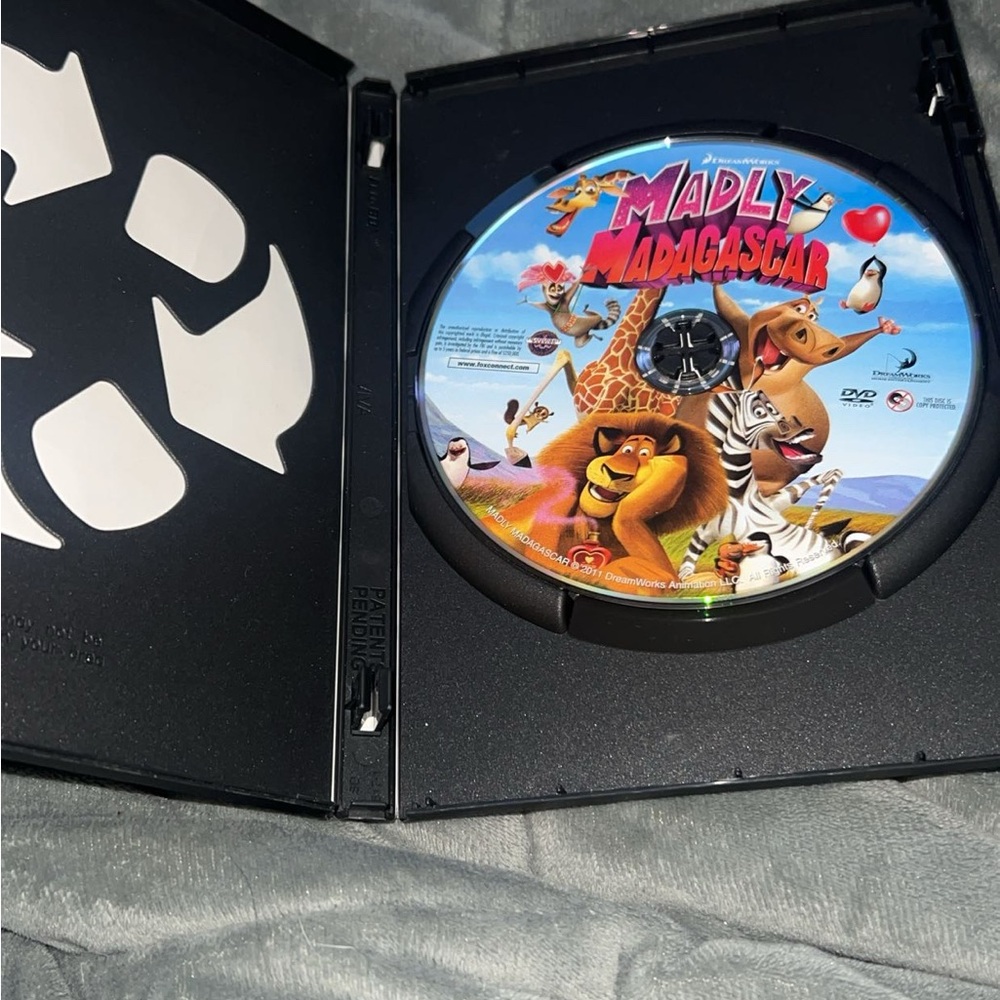 Madly Madagascar DVD - Picture 3 of 4